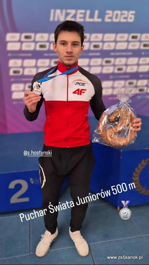 Szymon Hostyński z medalem